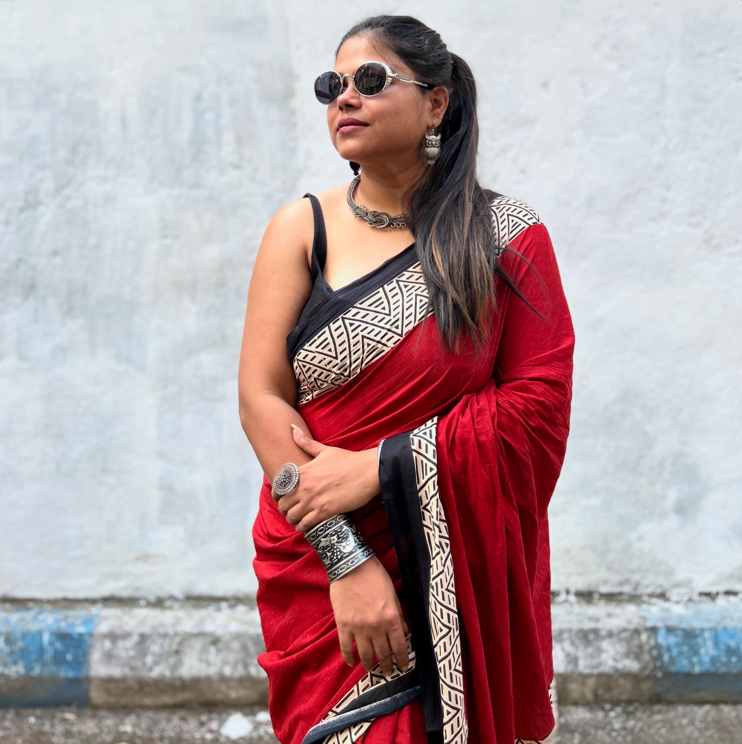 Laal Mitti Mul Mul Saree