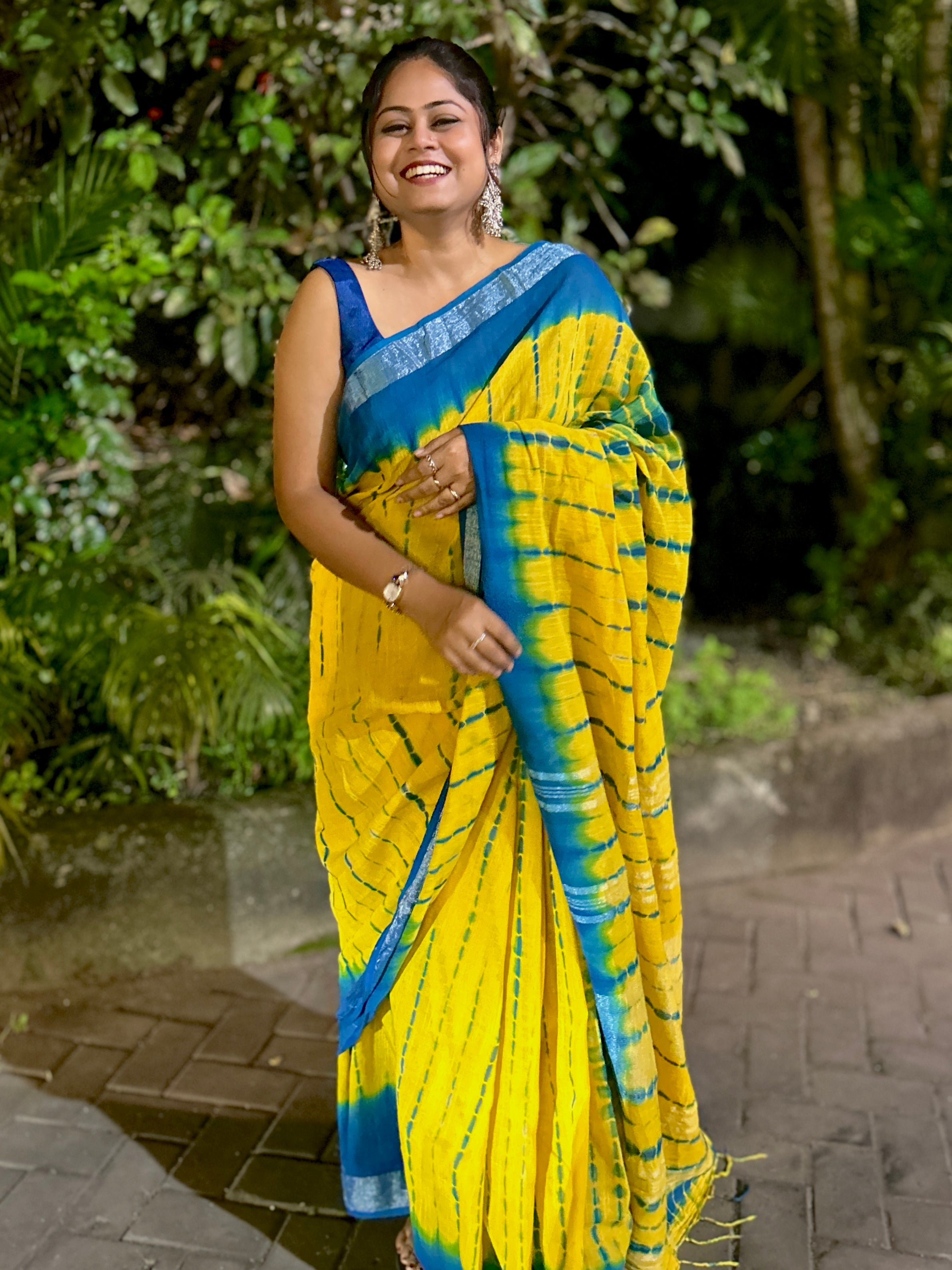 Sunset Breeze Handcrafted Tie-Dye Linen Saree
