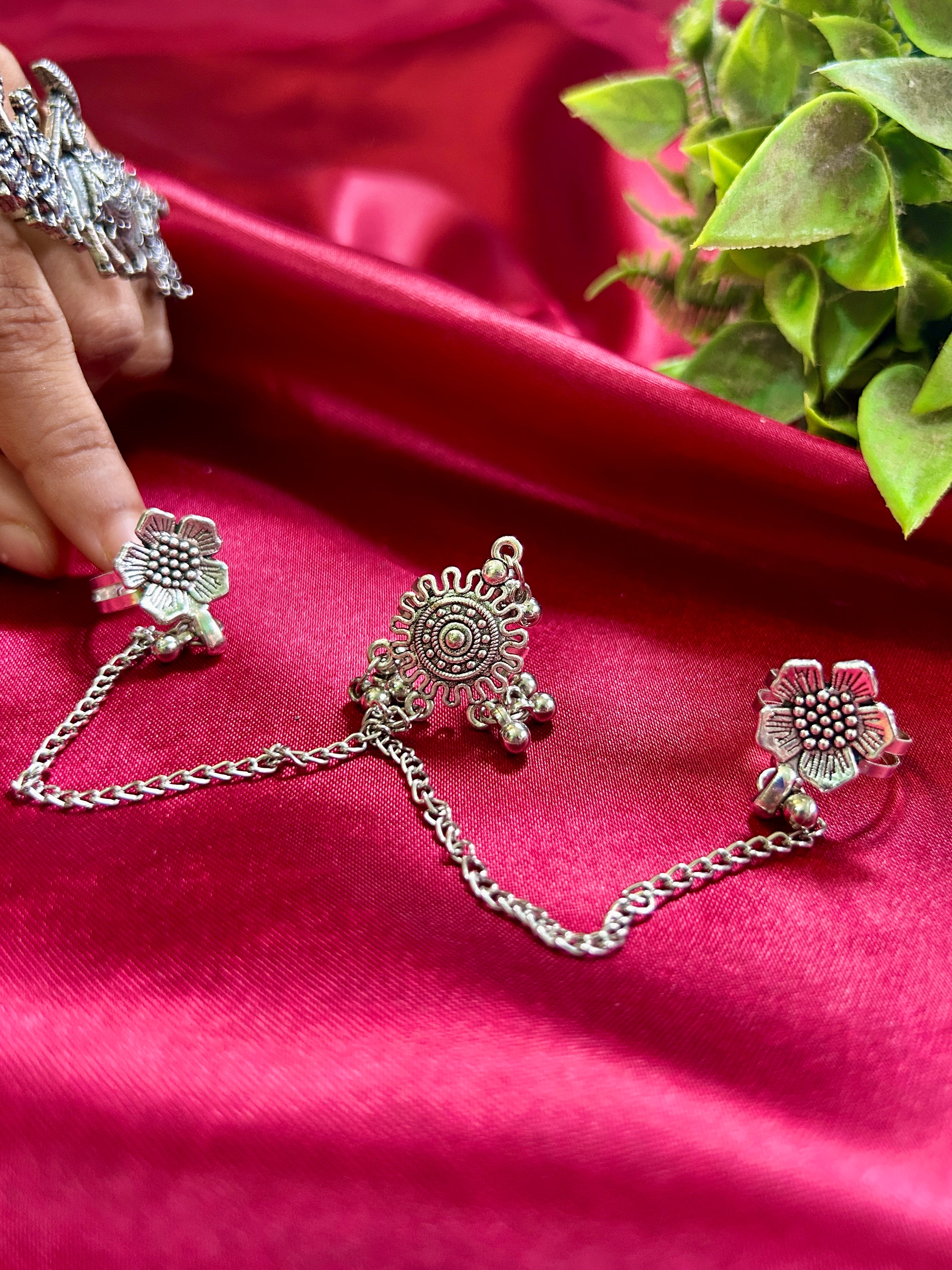 Trinity Charm Connected Finger Ring