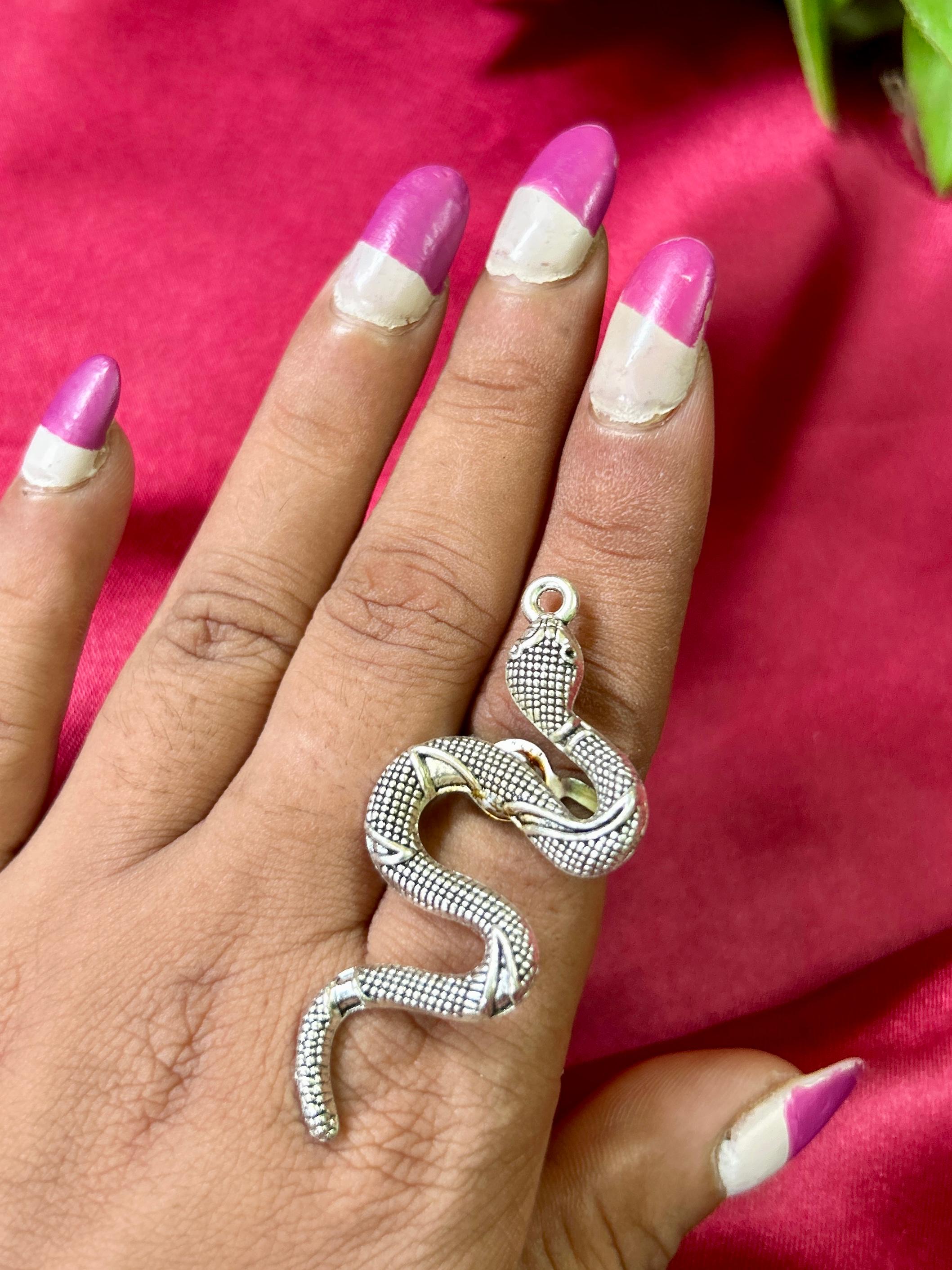 Serpentina Oxidised Finger Ring