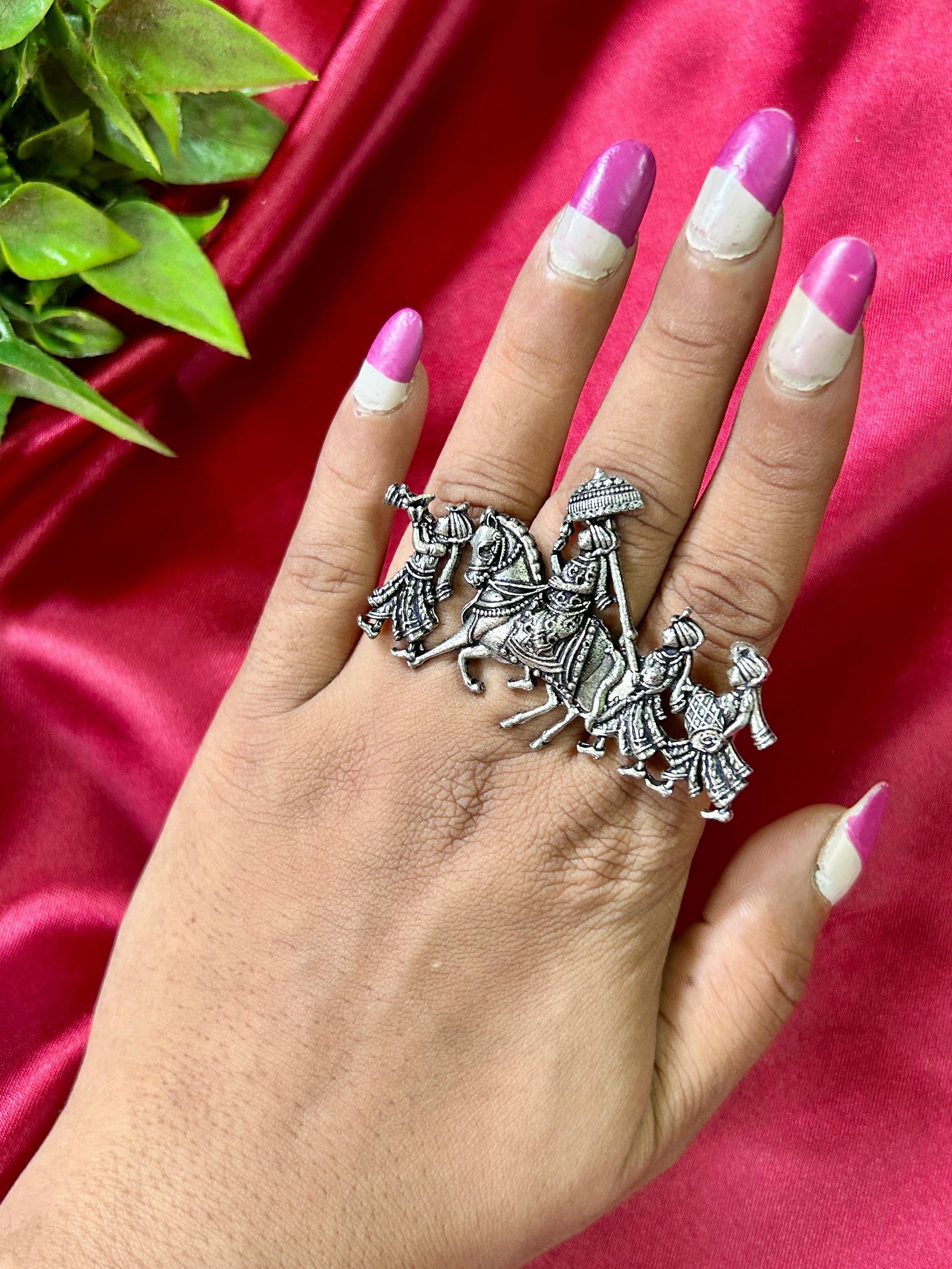 Regal King Oxidised Ring – Elegant, Royal Statement